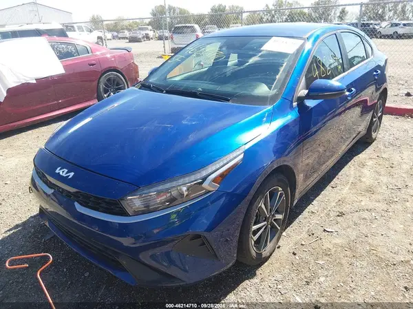 3KPF24AD6RE839426 — 2024 Kia Forte, фото 2 с аукциона IAAI, Передняя часть справа