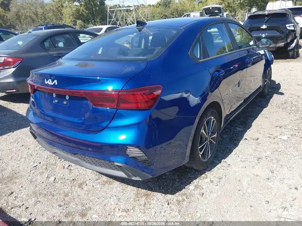 3KPF24AD6RE839426 — 2024 Kia Forte, фото 4 с аукциона IAAI, Передняя часть справа