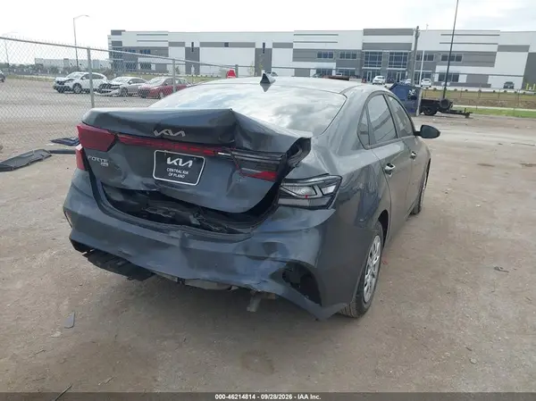 3KPF24AD8RE824376 — 2024 Kia Forte, фото 4 с аукциона IAAI, Задняя часть
