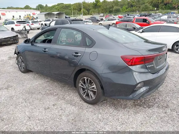 3KPF24AD9RE722343 — 2024 Kia Forte, фото 3 с аукциона IAAI, Повреждения со всех сторон