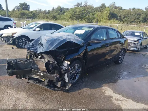 3KPF24ADXRE749390 — 2024 Kia Forte, фото 2 с аукциона IAAI, Передняя часть
