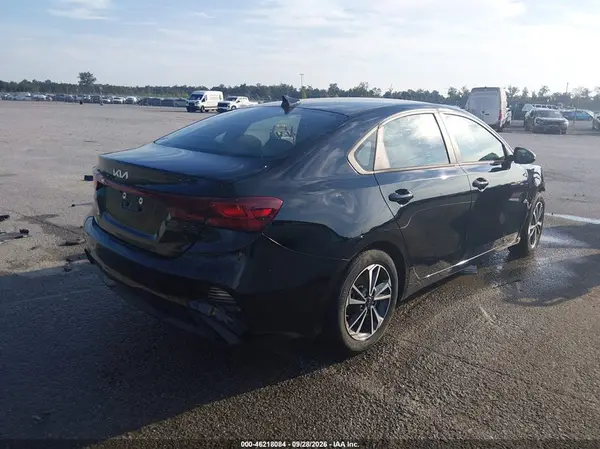 3KPF24ADXRE749390 — 2024 Kia Forte, фото 4 с аукциона IAAI, Передняя часть