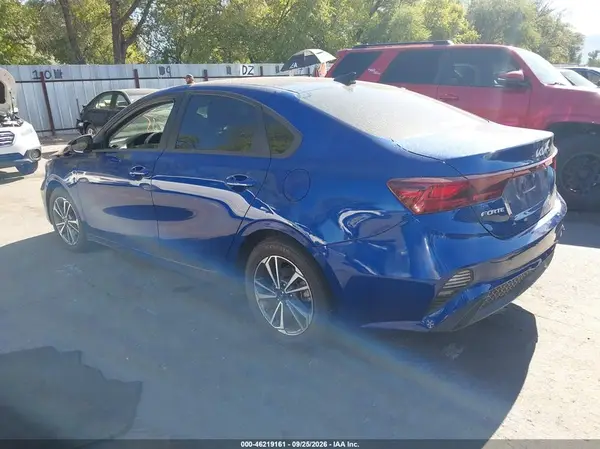 3KPF24AD6RE797257 — 2024 Kia Forte, фото 3 с аукциона IAAI, Передняя часть справа