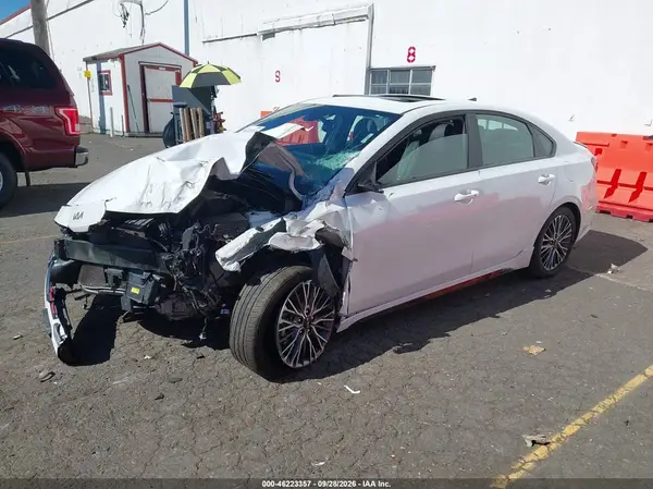 3KPF54AD7RE788137 — 2024 Kia Forte, фото 2 с аукциона IAAI, Передняя часть