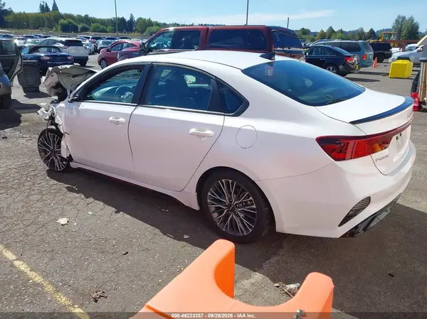 3KPF54AD7RE788137 — 2024 Kia Forte, фото 3 с аукциона IAAI, Передняя часть
