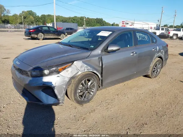3KPF24AD2RE773313 — 2024 Kia Forte, фото 2 с аукциона IAAI, Левый бок