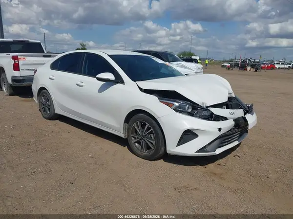 3KPF24AD7RE767622 — 2024 Kia Forte, Передняя часть (Front End), фото до ремонта