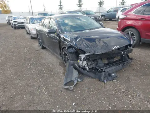3KPFU4DE6SE149437 — 2025 Kia K4 EX, Передняя часть (Front), фото до ремонта