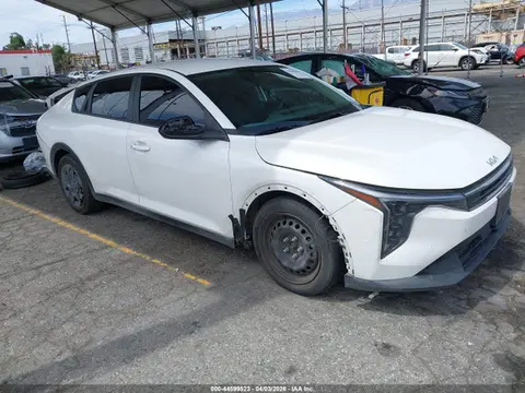 3KPFT4DE8SE083167 — 2025 Kia K4 LX, Задняя часть (Rear), фото до ремонта
