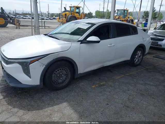 2025 KIA K4 Lx VIN 3KPFT4DE8SE083167 фото 2