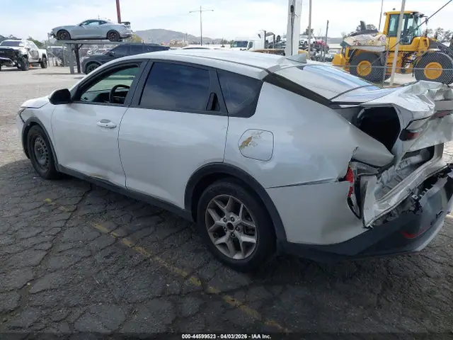 2025 KIA K4 Lx VIN 3KPFT4DE8SE083167 фото 3