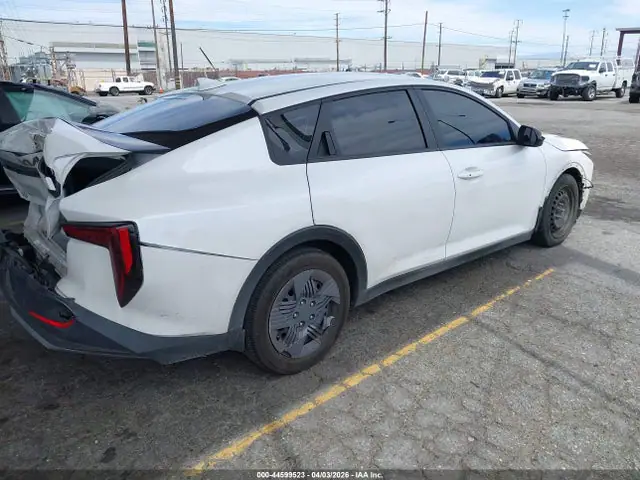 2025 KIA K4 Lx VIN 3KPFT4DE8SE083167 фото 4