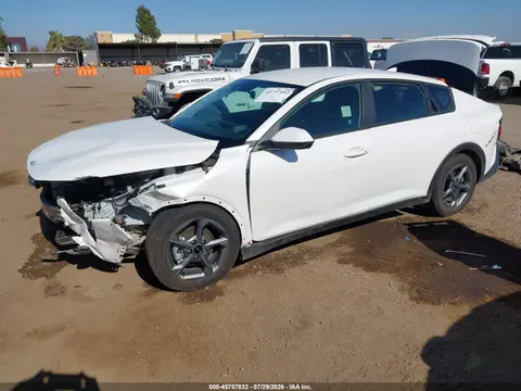 2025 KIA K4 Lxs VIN 3KPFT4DE4SE164893 фото 2