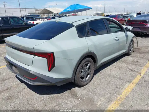 2025 KIA K4 Lxs VIN 3KPFT4DE5SE165082 фото 4
