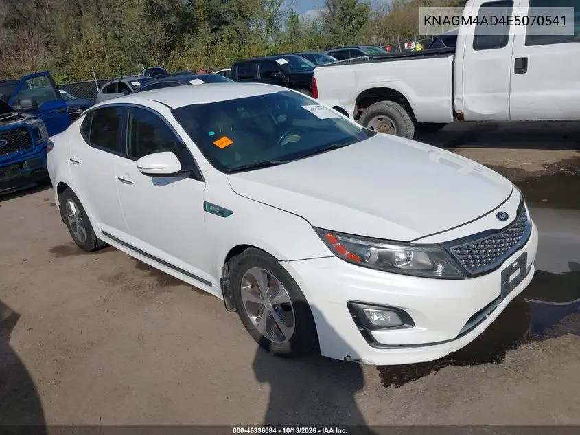 KNAGM4AD4E5070541 — 2014 Kia K5, фото 2 с аукциона IAAI, Передняя часть