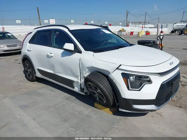 KNDCR3LE4P5078144 — 2023 Kia NIRO EX, Правый бок (Right Side), фото до ремонта