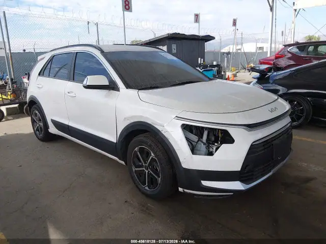 KNDCR3LE4R5136871 — 2024 Kia NIRO EX, Левый бок (Left Side), фото до ремонта