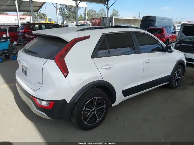 KNDCR3LE4R5136871 — 2024 Kia NIRO EX, фото 4 с аукциона IAAI 30.09.2026, Левый бок