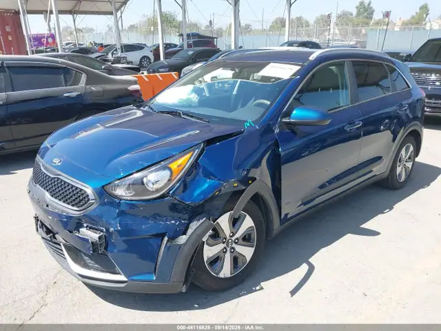KNDCB3LC8K5317626 — 2019 Kia NIRO LX, фото 2 с аукциона IAAI 14.10.2026, Передняя часть слева