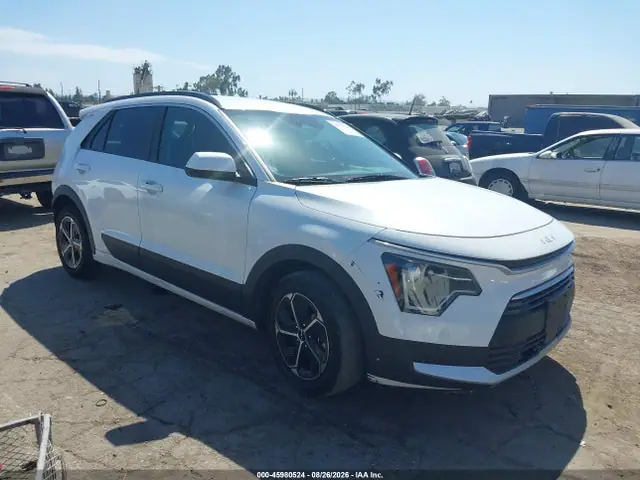 KNDCP3LE9R5144812 — 2024 Kia NIRO LX, Задняя часть (Rear), фото до ремонта