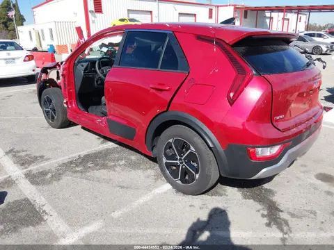 2025 KIA NIRO LX VIN KNDCP3LE6S5255324 фото 3