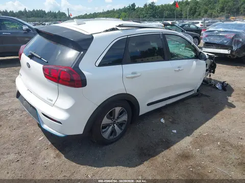 2018 KIA Niro Plug-in Hybrid Lx VIN KNDCM3LD4J5156810 фото 4