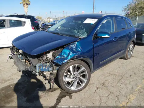 2017 KIA Niro Touring VIN KNDCE3LC0H5095504 фото 2