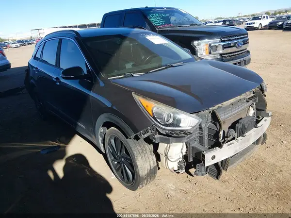 KNDCC3LC3J5171471 — 2018 Kia NIRO, Передняя часть (Front End), фото до ремонта