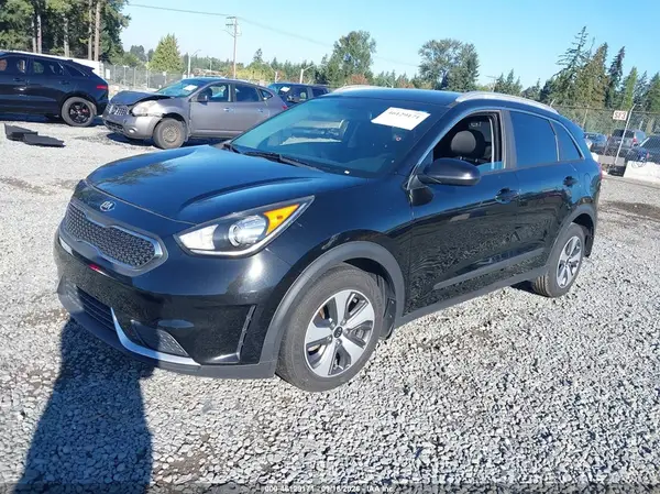 KNDCB3LC3K5341106 — 2019 Kia NIRO, фото 2 с аукциона IAAI 14.10.2026, Правый бок
