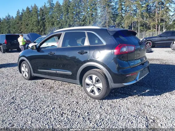 KNDCB3LC3K5341106 — 2019 Kia NIRO, фото 3 с аукциона IAAI 14.10.2026, Правый бок