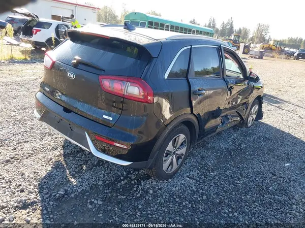 KNDCB3LC3K5341106 — 2019 Kia NIRO, фото 4 с аукциона IAAI 14.10.2026, Правый бок