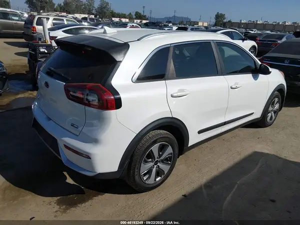 KNDCB3LC5K5217824 — 2019 Kia NIRO, фото 4 с аукциона IAAI 03.10.2026, Естественный износ