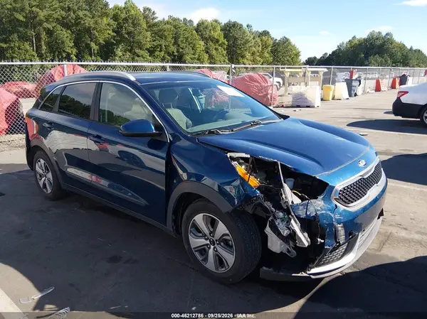 KNDCB3LC0K5235275 — 2019 Kia NIRO, Передняя часть справа (Right Front), фото до ремонта