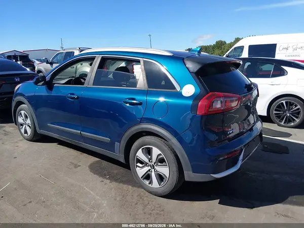 KNDCB3LC0K5235275 — 2019 Kia NIRO, фото 3 с аукциона IAAI, Передняя часть справа