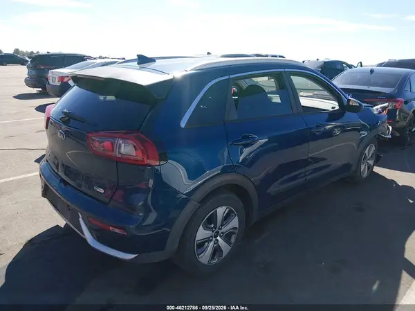 KNDCB3LC0K5235275 — 2019 Kia NIRO, фото 4 с аукциона IAAI, Передняя часть справа