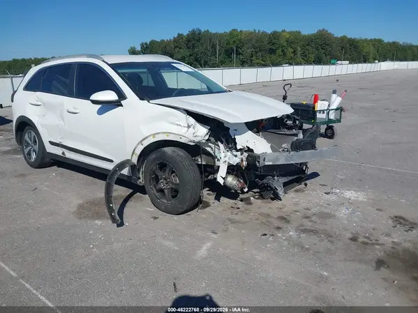 KNDCB3LC0K5217813 — 2019 Kia NIRO, Передняя часть (Front End), фото до ремонта