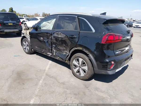 KNDCB3LC0N5532485 — 2022 Kia NIRO, фото 3 с аукциона IAAI, Левый бок