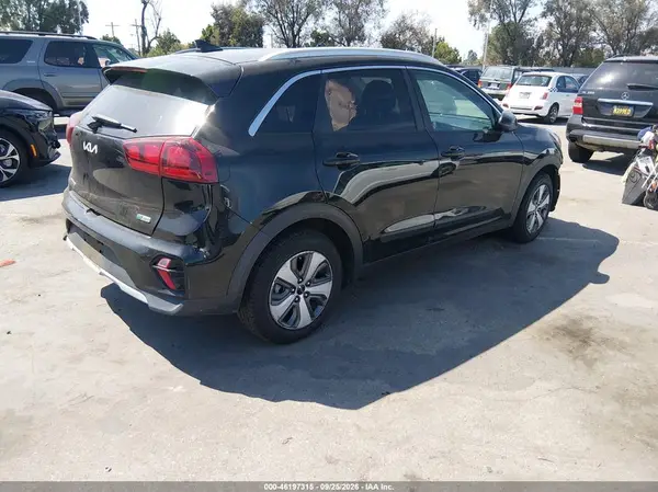 KNDCB3LC0N5532485 — 2022 Kia NIRO, фото 4 с аукциона IAAI, Левый бок