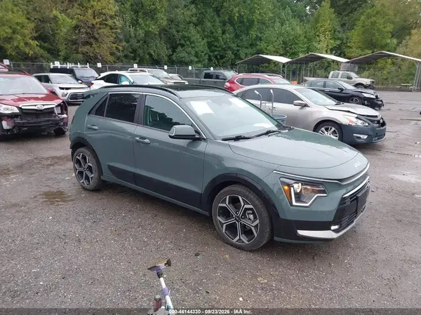 KNDCR3LE8P5115390 — 2023 Kia NIRO, Задняя часть (Rear), фото до ремонта