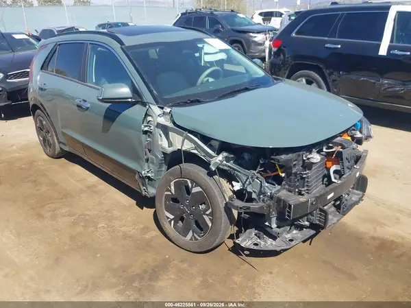 KNDCT3L18P5059045 — 2023 Kia NIRO, Передняя часть (Front End), фото до ремонта