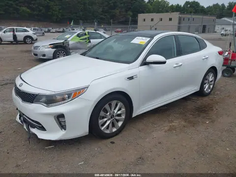 2018 KIA OPTIMA EX VIN 5XXGU4L32JG256365 фото 2