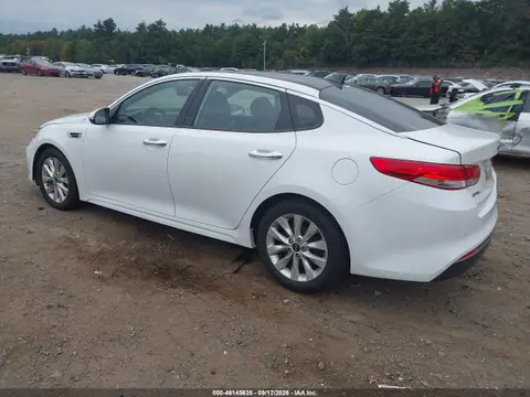 2018 KIA OPTIMA EX VIN 5XXGU4L32JG256365 фото 3