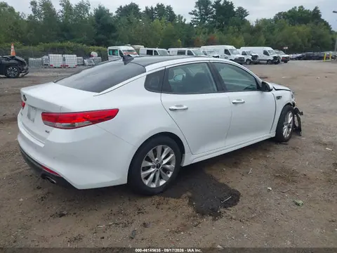 2018 KIA OPTIMA EX VIN 5XXGU4L32JG256365 фото 4