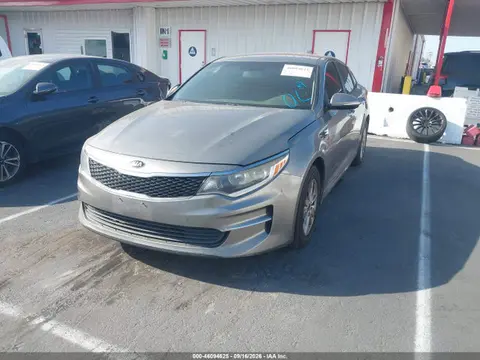 2018 KIA Optima Lx VIN 5XXGT4L32JG196767 фото 2