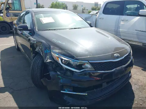 5XXGT4L32JG252402 — 2018 Kia Optima LX, Передняя часть справа (Right Front), фото до ремонта