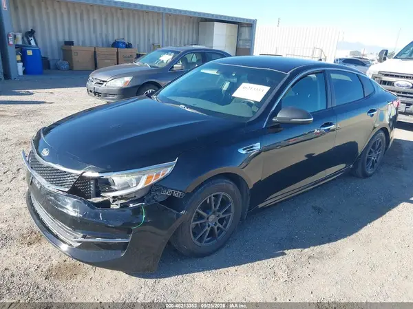 5XXGT4L39GG099025 — 2016 Kia Optima, фото 2 с аукциона IAAI, Передняя часть