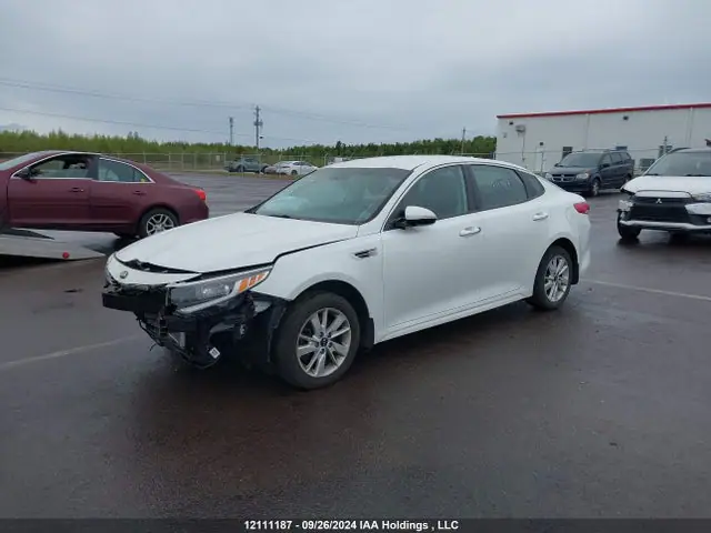 5XXGT4L36HG150417 — 2017 Kia Optima, фото 2 с аукциона IAAI 29.09.2026, Передняя часть