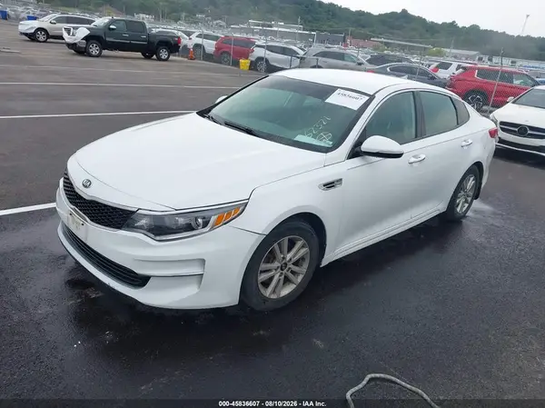 5XXGT4L33HG152321 — 2017 Kia Optima, фото 2 с аукциона IAAI 29.09.2026, Естественный износ