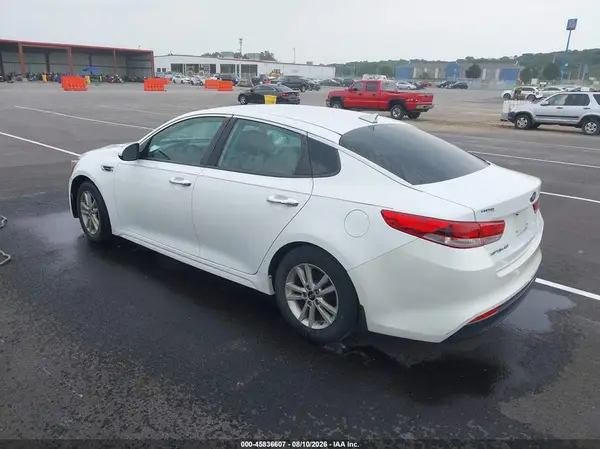 5XXGT4L33HG152321 — 2017 Kia Optima, фото 3 с аукциона IAAI 29.09.2026, Естественный износ