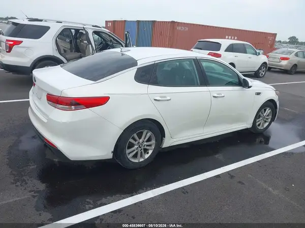 5XXGT4L33HG152321 — 2017 Kia Optima, фото 4 с аукциона IAAI 29.09.2026, Естественный износ